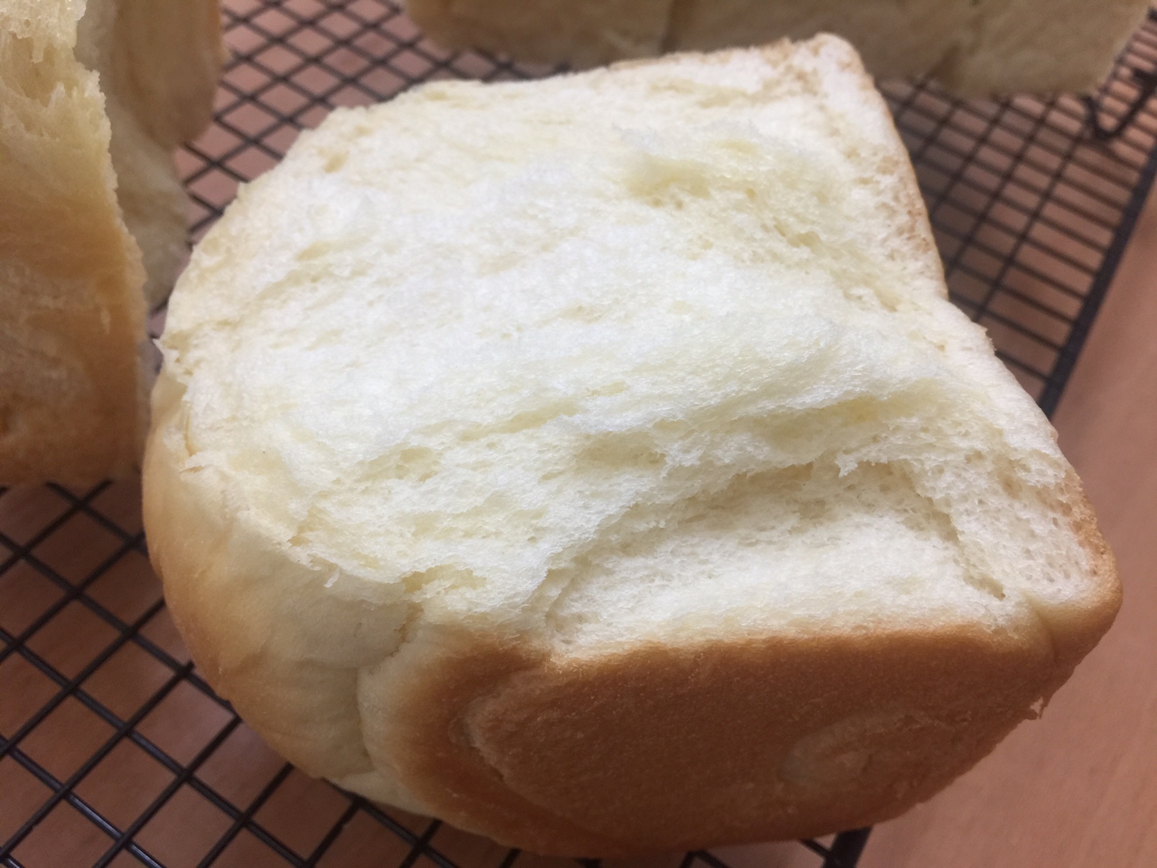 基础手工奶香白吐司（面包机辅助揉面发酵版）的做法