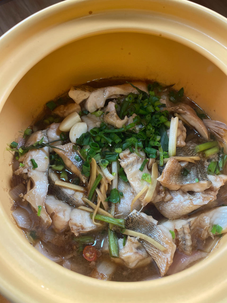 春日食鲜！快手家常菜｜砂锅焗鲈鱼