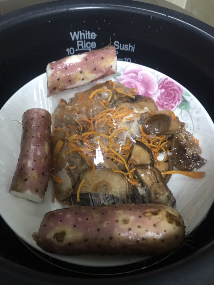 减脂餐-清蒸菌菇鸡腿