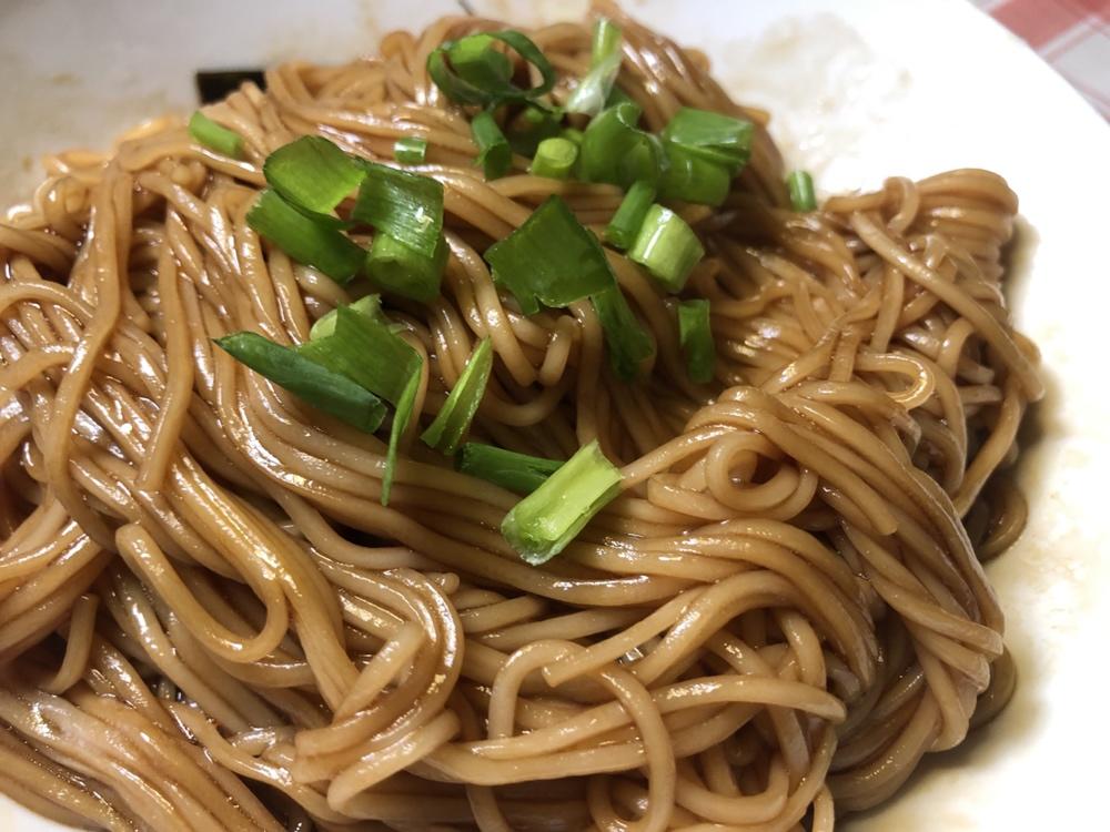 葱油拌面（快手简单，美味无敌）