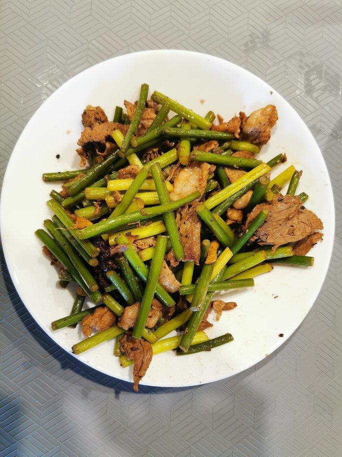 孜然羊肉炒蒜苔