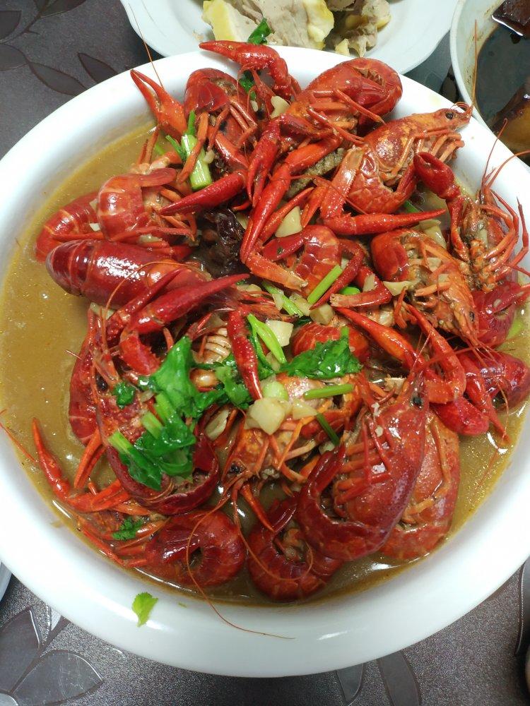 哦金做的蒜蓉小龙虾