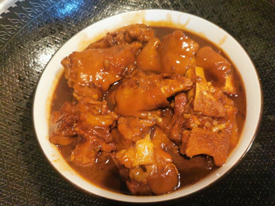 流口水的黄豆炖猪蹄