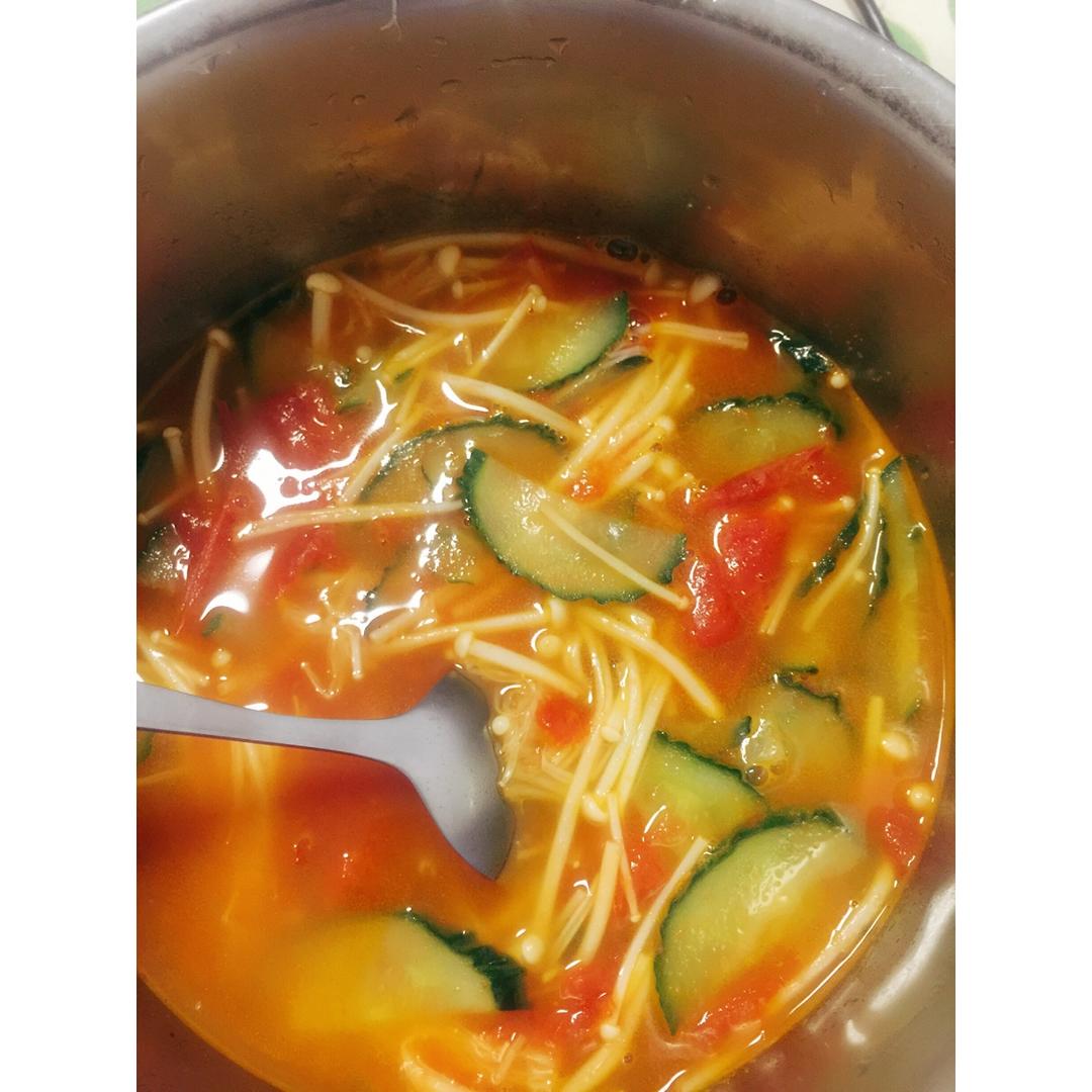 番茄金针菇汤