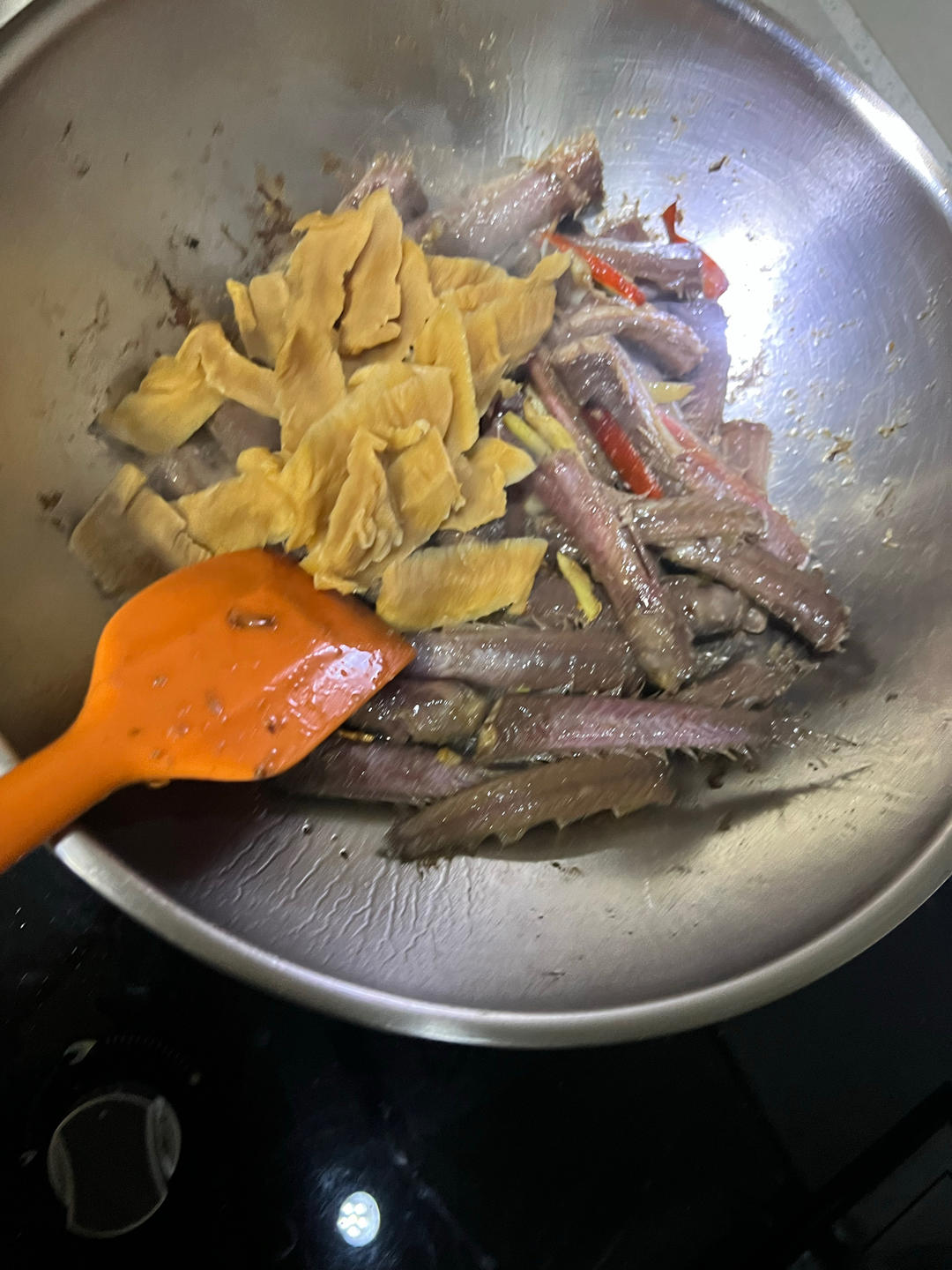 潮汕菜脯焖赤岭鱼的做法 步骤2