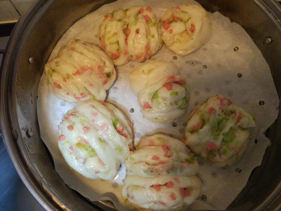 最好吃的火腿葱香花卷—附让葱不变黄的小窍门