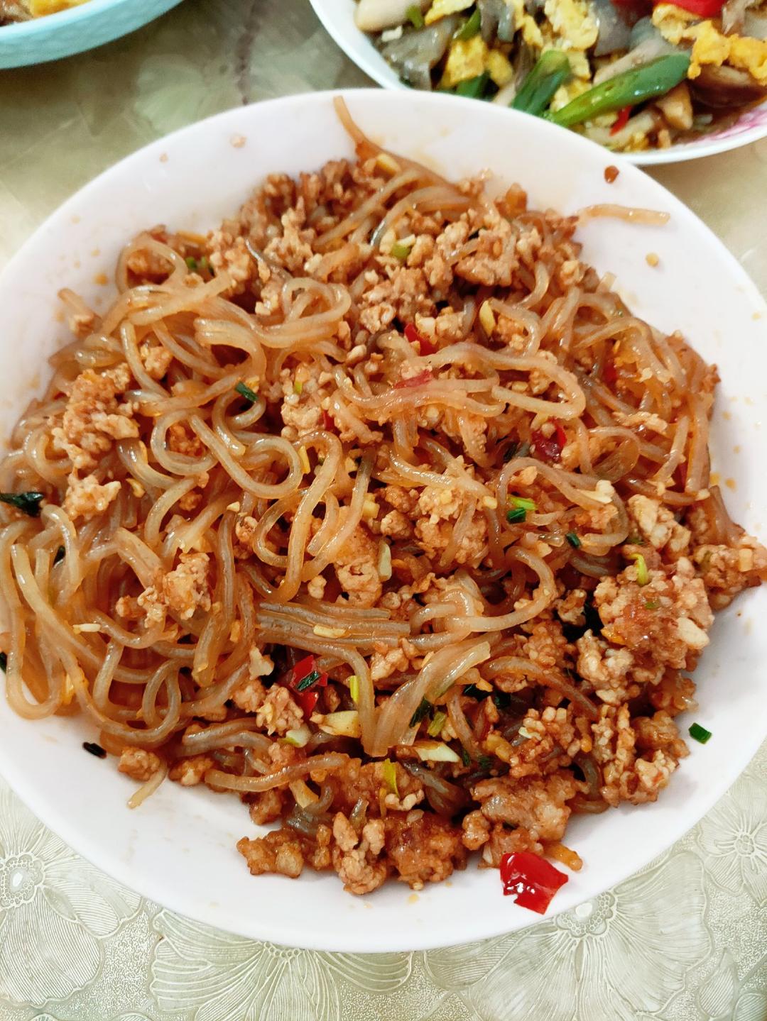 蚂蚁上树（红薯粉）