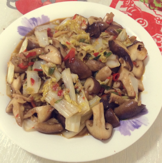 娃娃菜炒香菇
