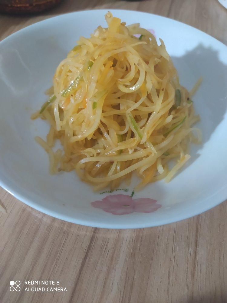 凉拌酸辣土豆丝
