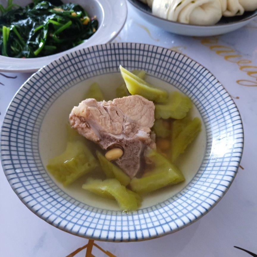 降火汤#苦瓜黄豆猪骨汤，这样煲的苦瓜不苦,清热消暑健脾