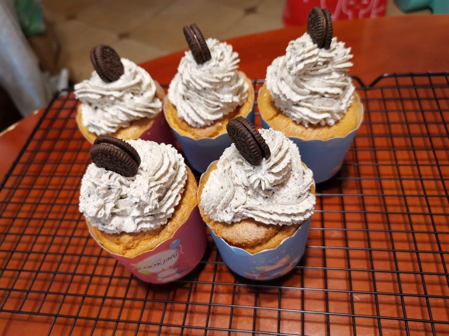 不塌不裂的纸杯戚风蛋糕