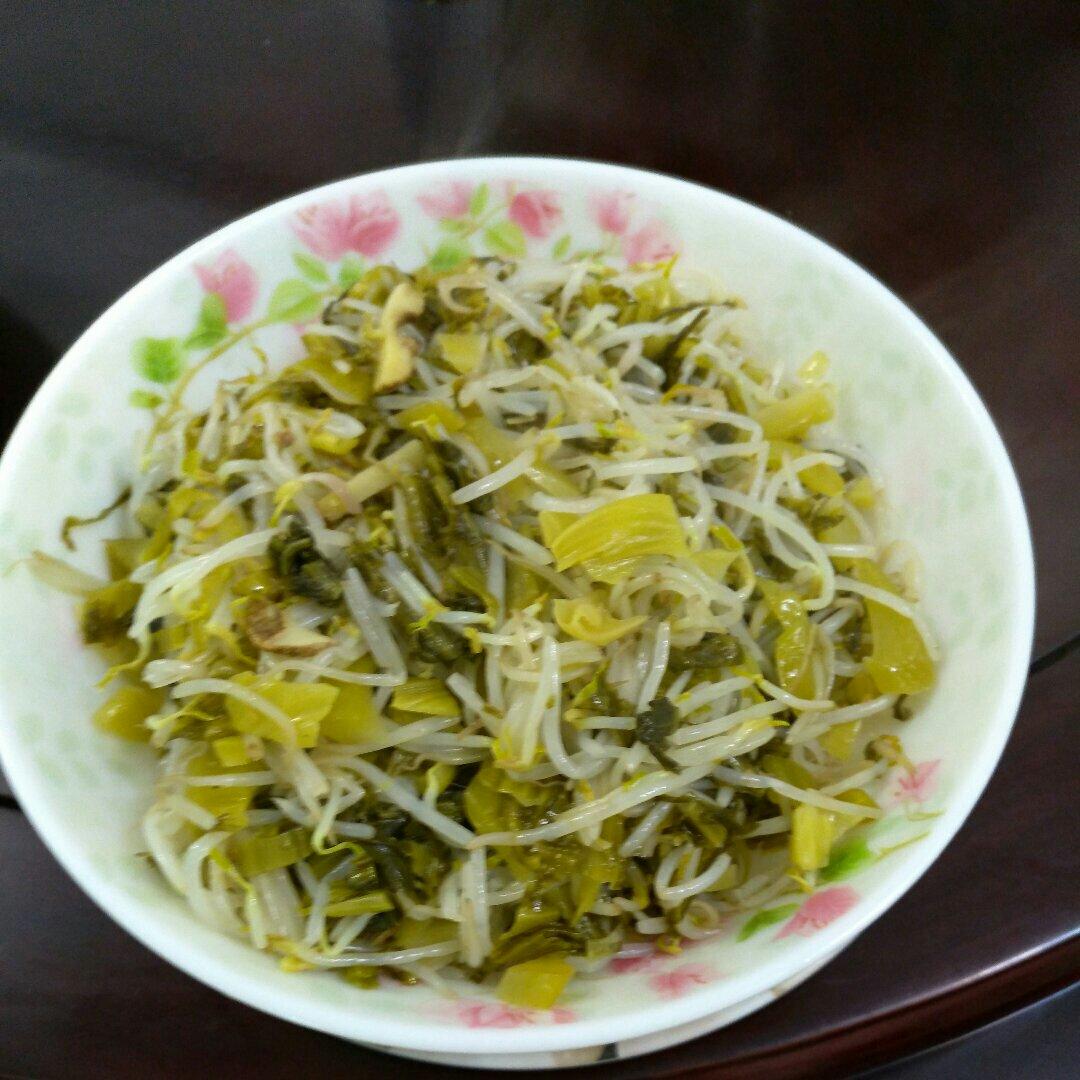 表达做的酸菜炒豆芽