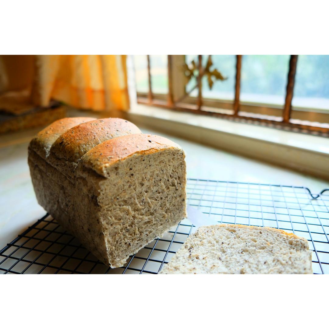 营养丰富的黑芝麻小吐司