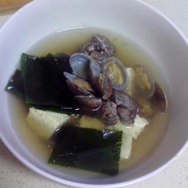 蛤蜊海带豆腐汤