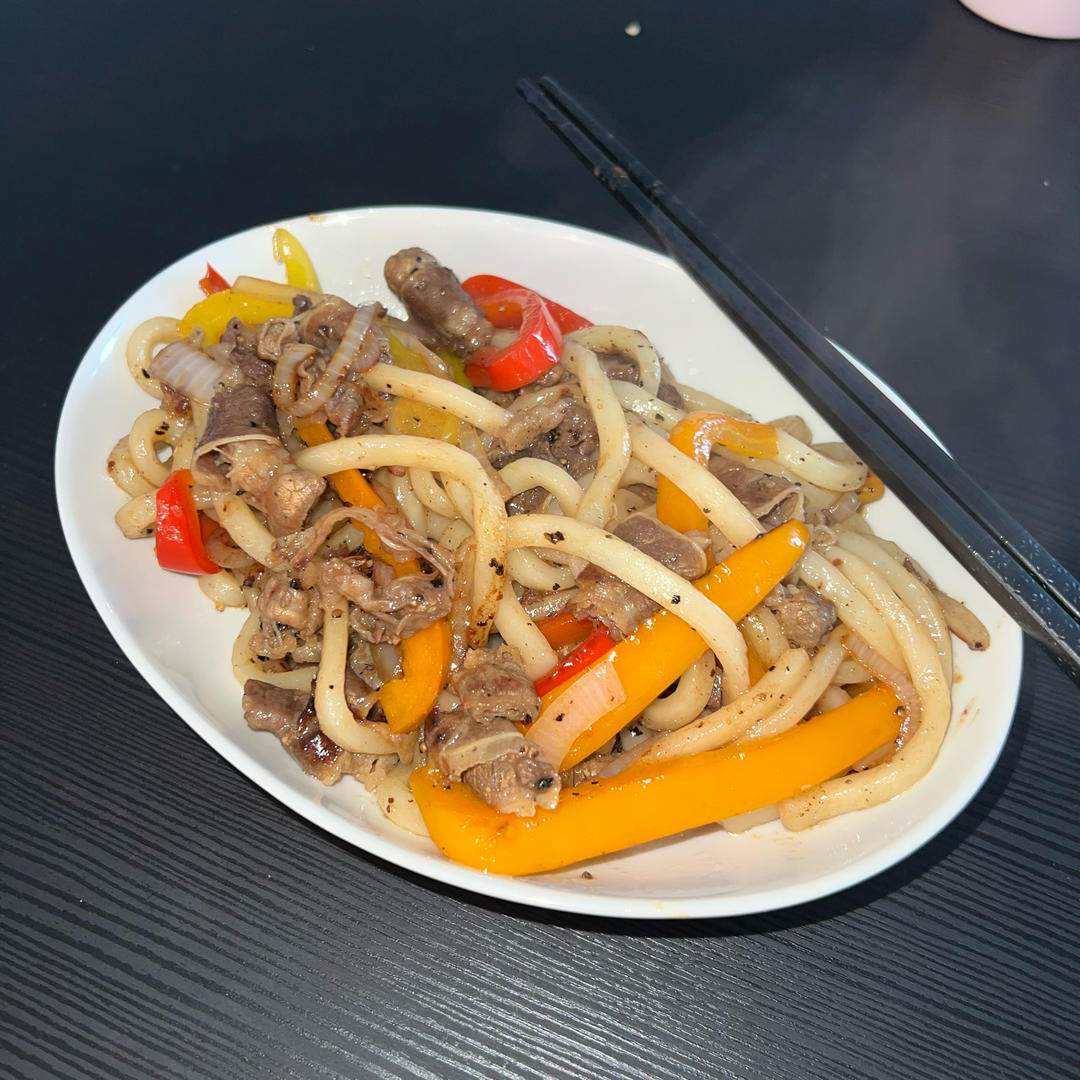 黑椒牛肉炒乌冬