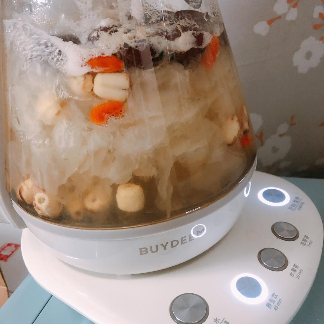 银耳枸杞红枣【3月北鼎养生壶食谱】