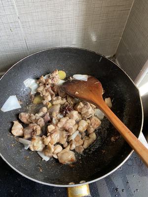 鸡肉炖土豆的做法 步骤6