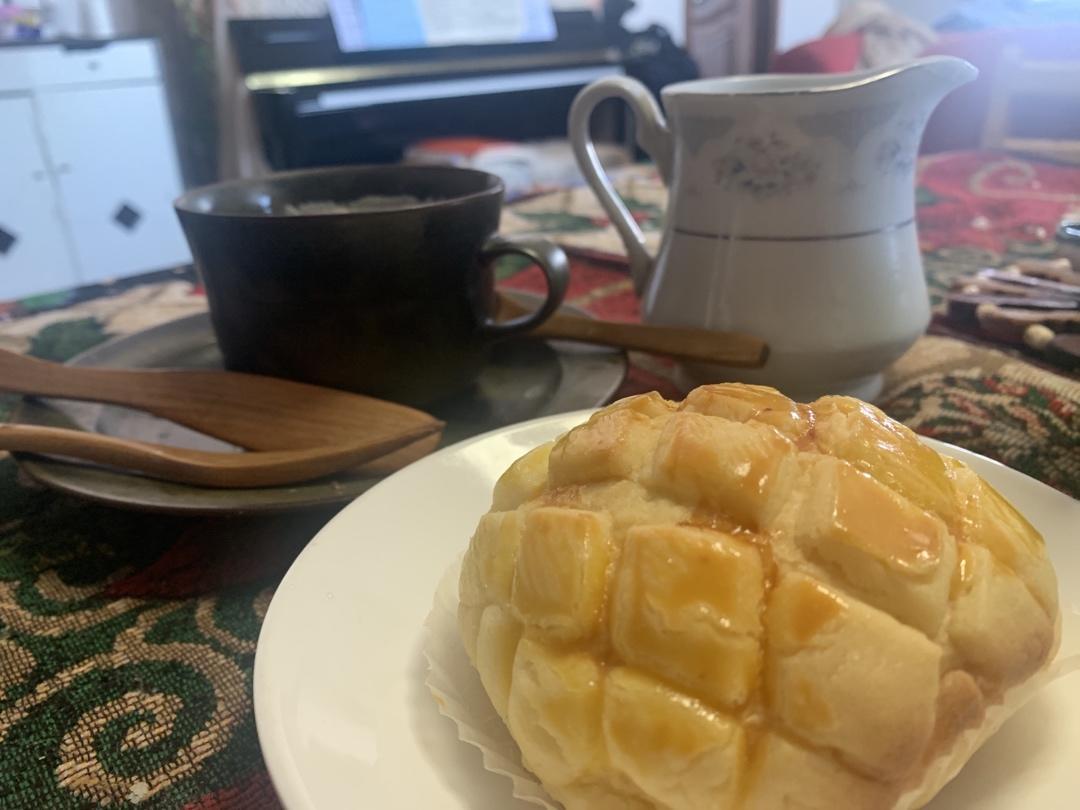 好吃到炸裂的港式菠萝包（附带制作酥皮的小视频）