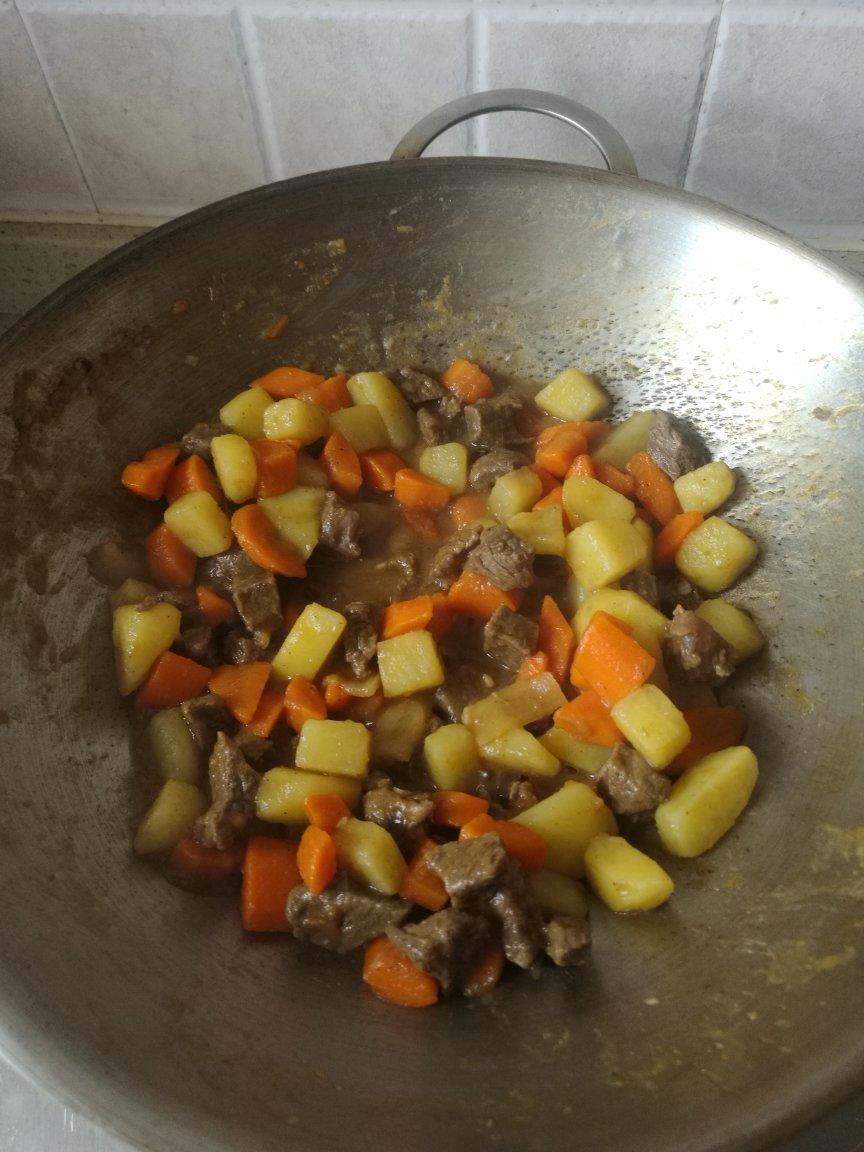 土豆烧牛肉