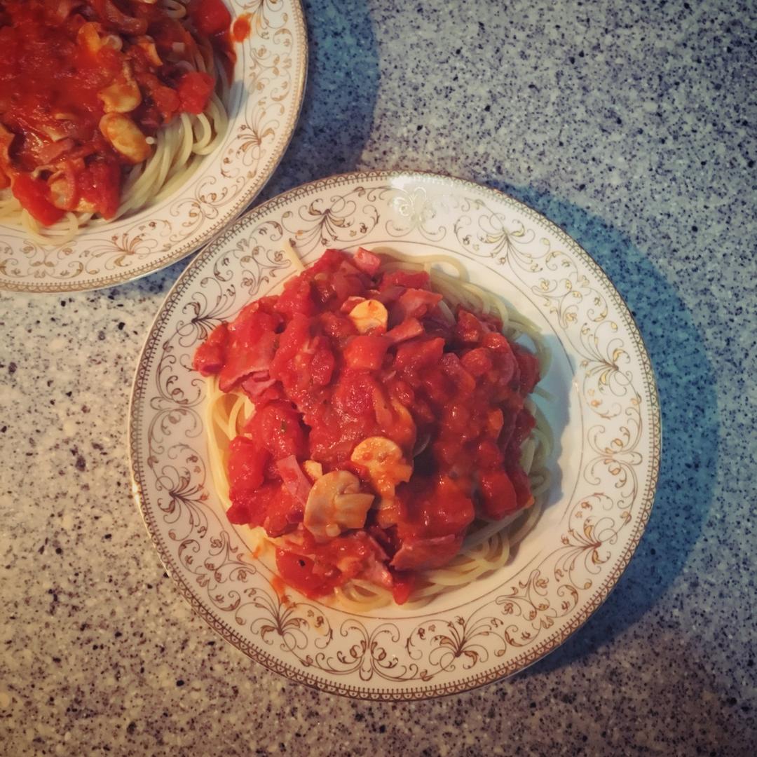 （完胜必胜客的）番茄肉酱意大利面～