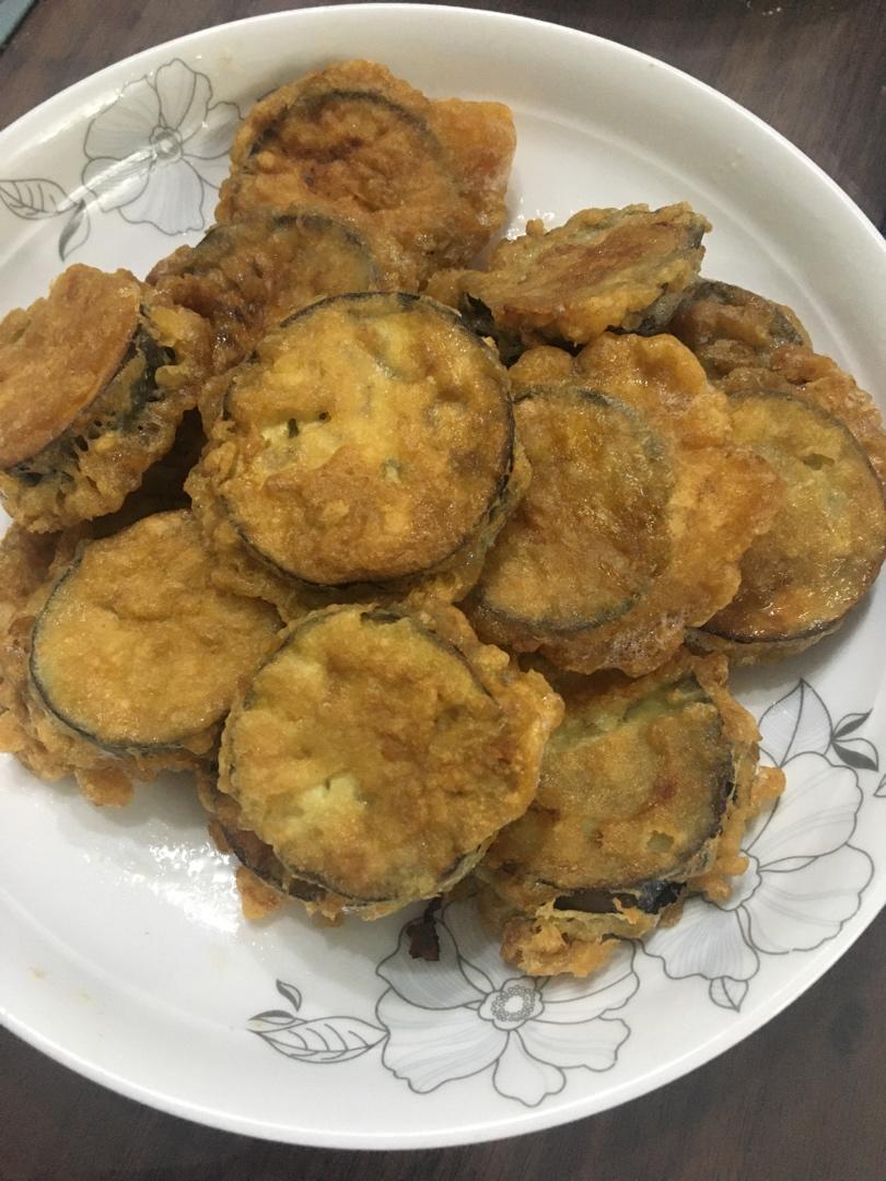 小白开始学烧菜做的酥炸茄盒外酥里嫩