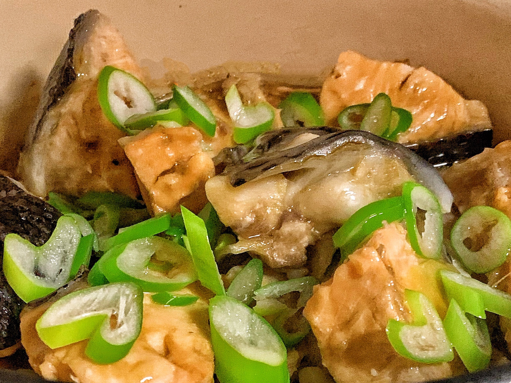 无水葱姜焗三文鱼头的做法