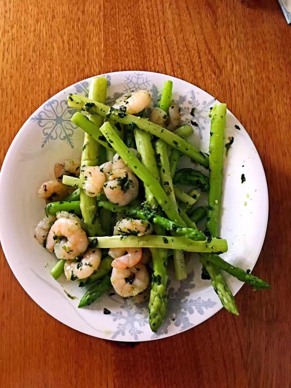 罗勒酱虾仁芦笋