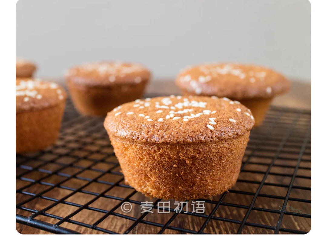 非常简单的老式蜂蜜蛋糕