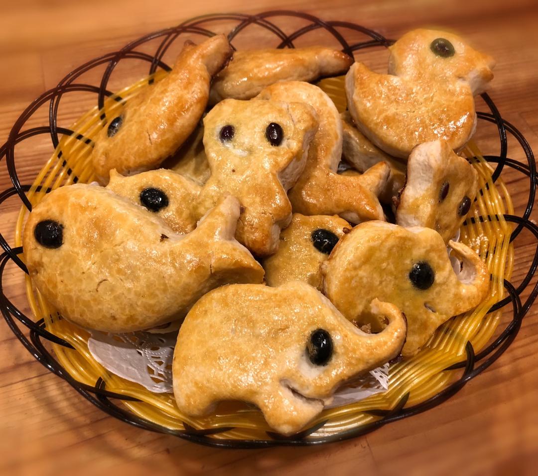 【视频】3分钟 奶油司康Scone(可能是世界上最快手的司康) 消耗淡奶油～