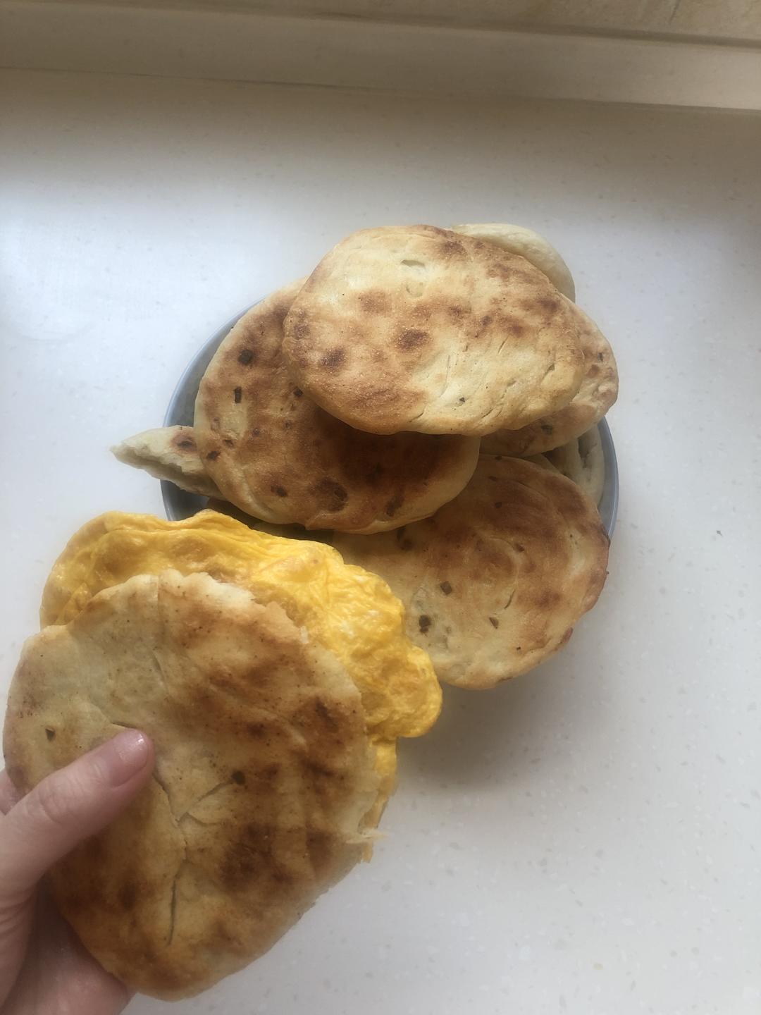 葱花饼+五香鸡蛋饼