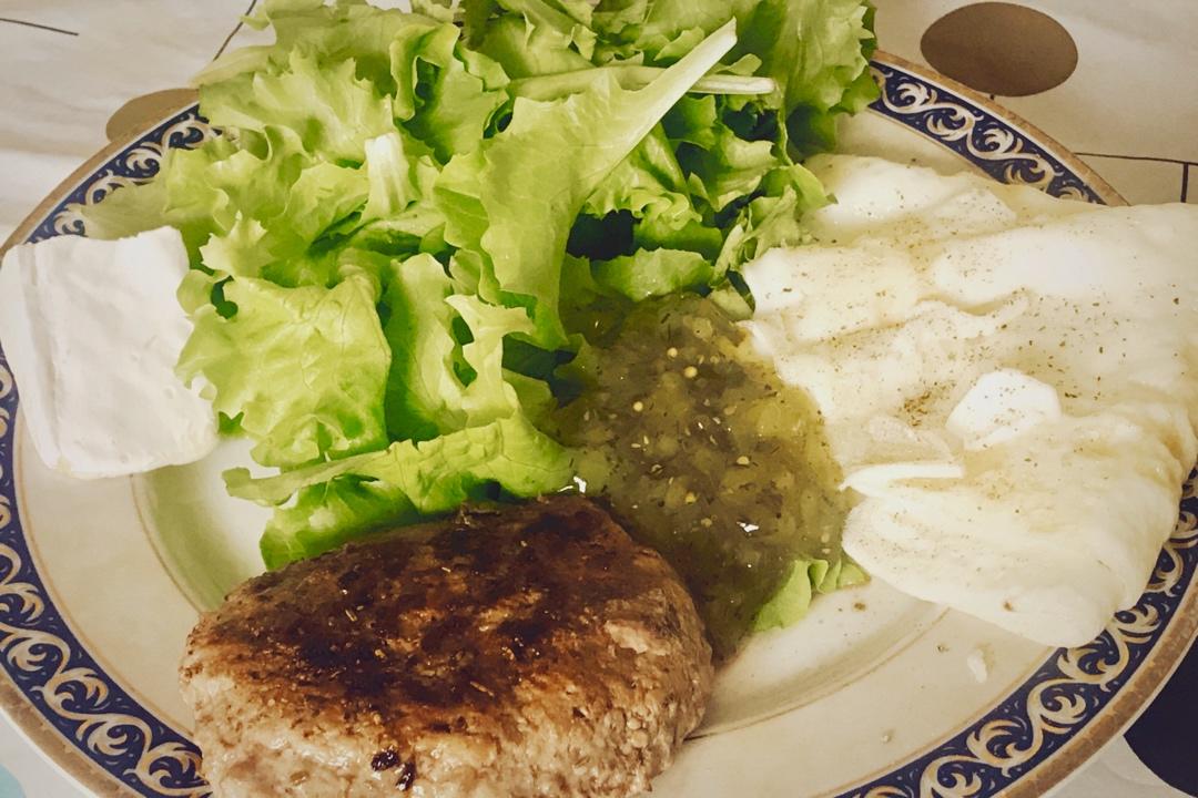 牛肉汉堡 煎出香嫩多汁的牛肉饼