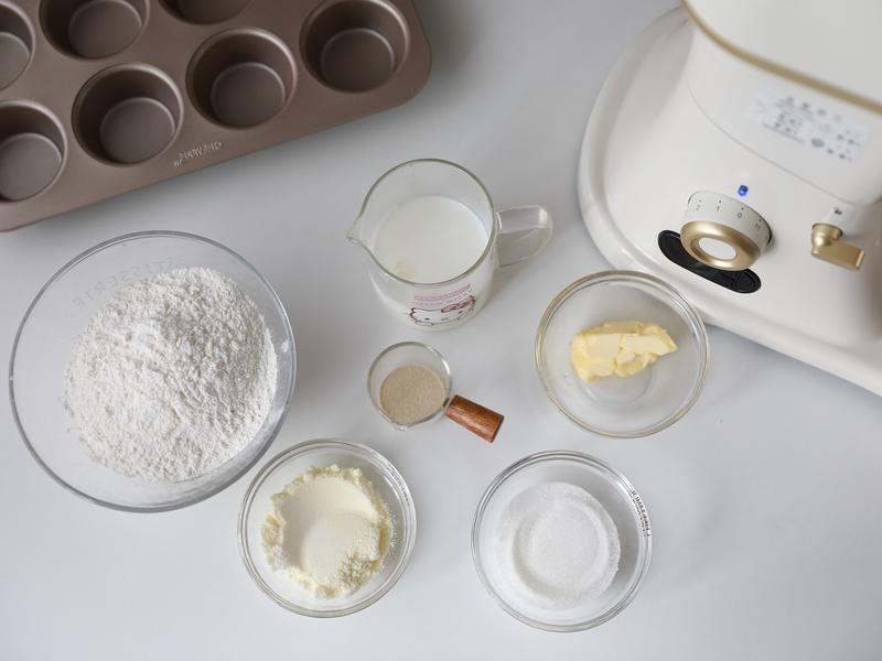 纯奶手撕吐司的做法 步骤1