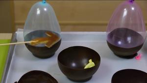 Chocolate Balloon Bowls 巧克力碗甜点 by あっ、 妄想グルメだ!的做法 步骤7