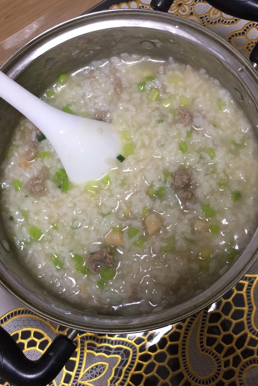 尐懒喵_宝尼丶雯做的芹菜牛肉粥