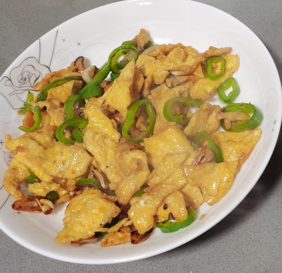 超级下饭青椒炒鸡蛋