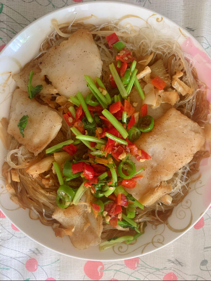 超级好吃的清蒸金针菇粉丝龙利鱼