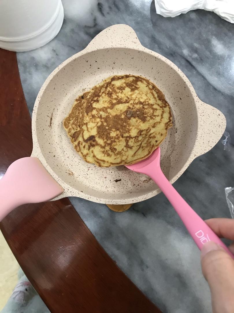 宝宝奶香香蕉松饼