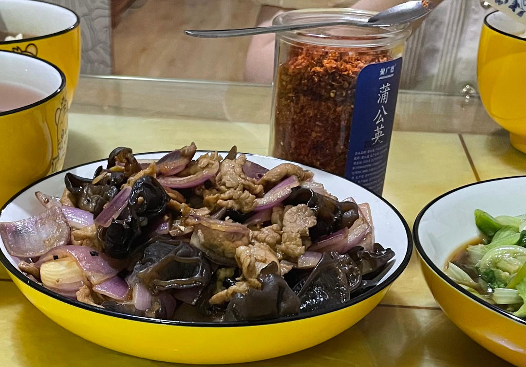 有点下饭的洋葱炒肉