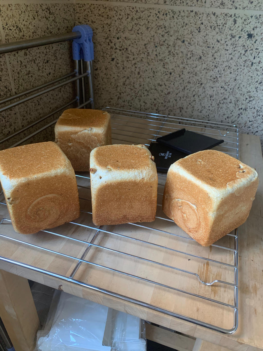 高纤低脂的全麦核桃吐司