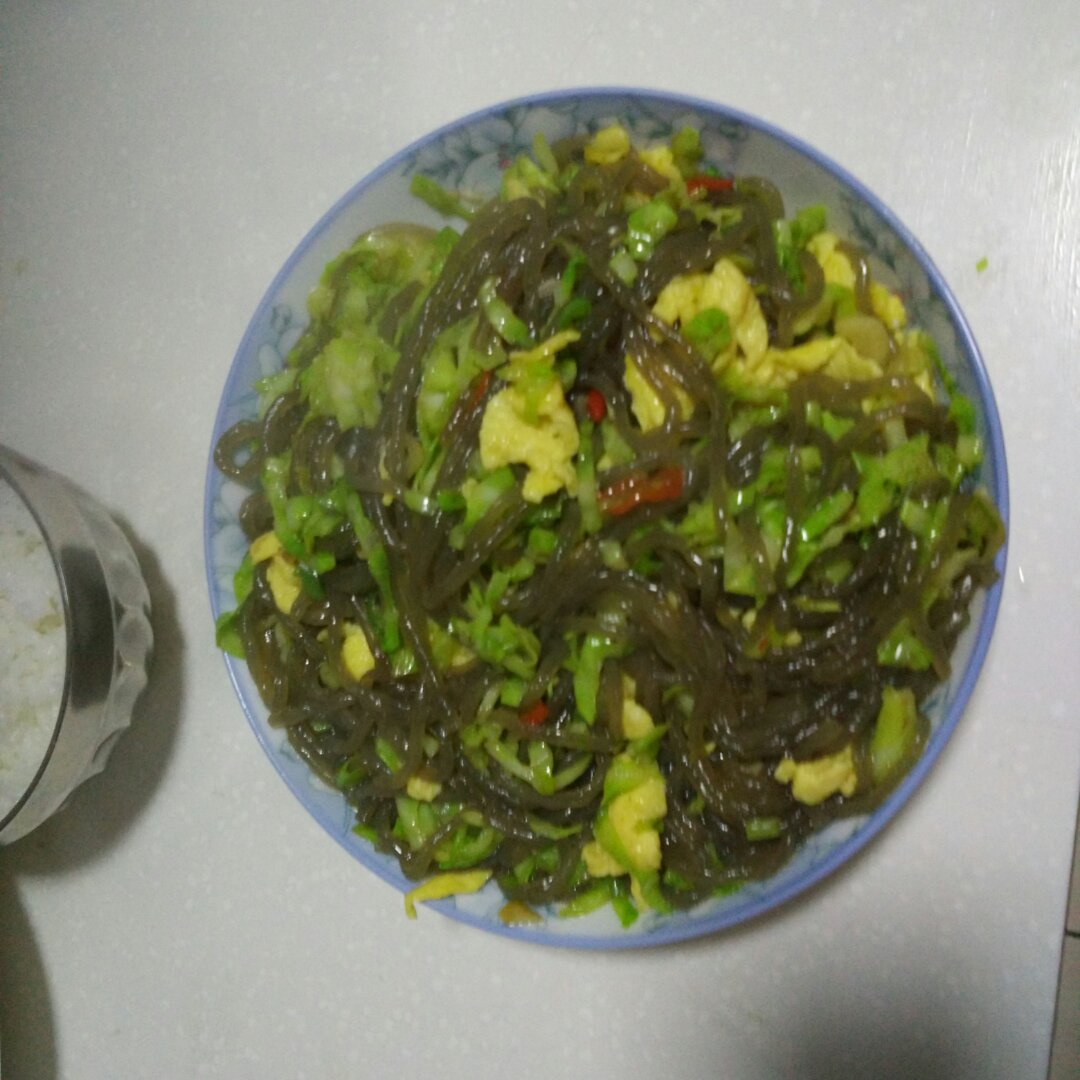 包菜粉丝炒鸡蛋