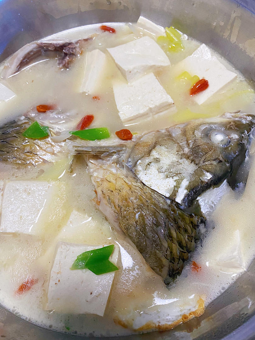鱼头豆腐汤