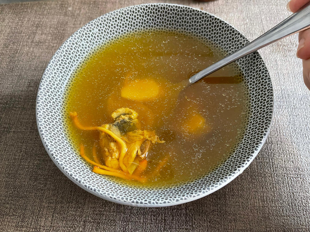 虫草花煲鸡汤