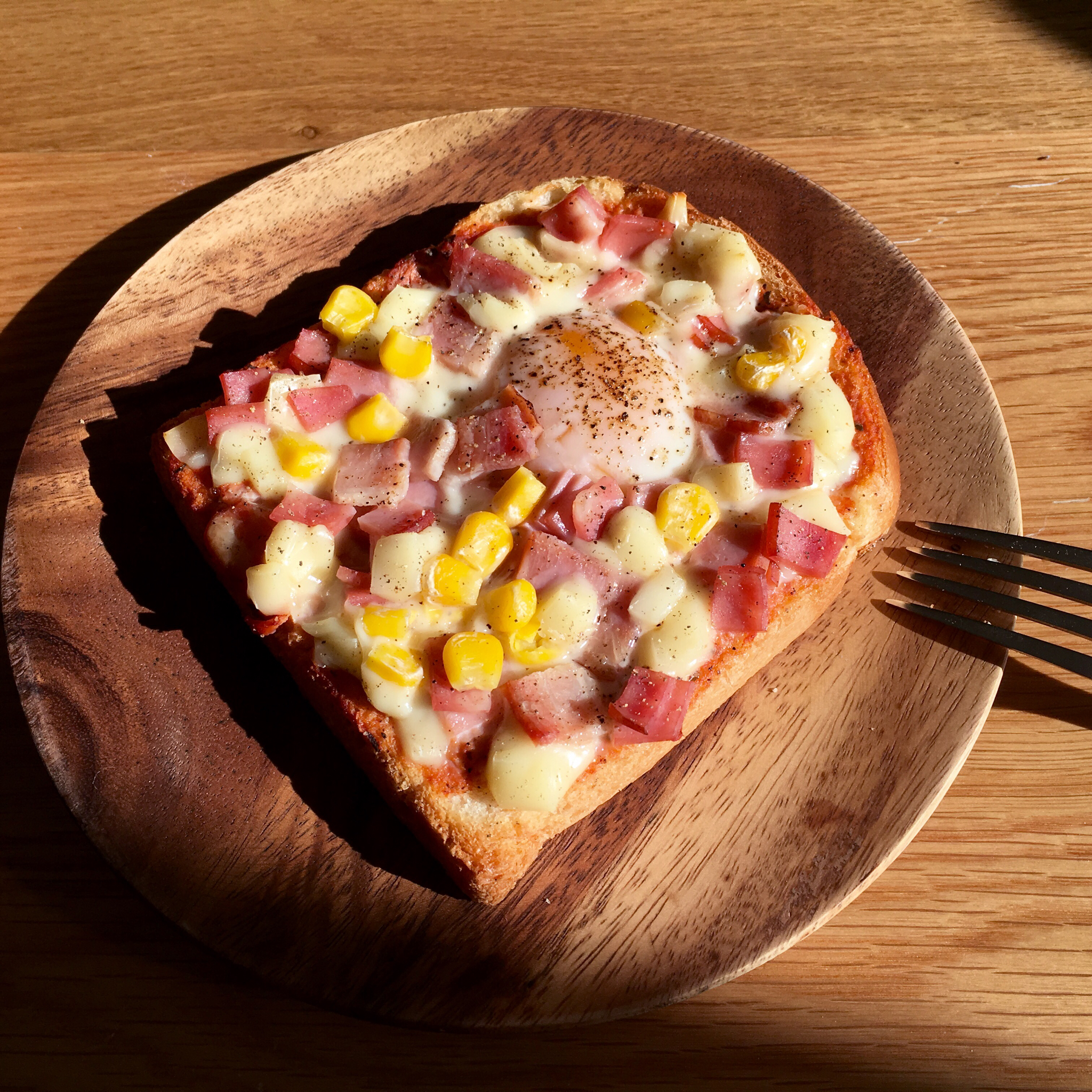 吐司太阳蛋披萨