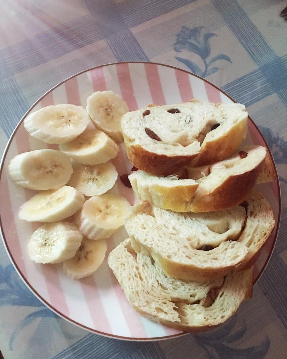 风靡代购店的新疆果仁大列巴