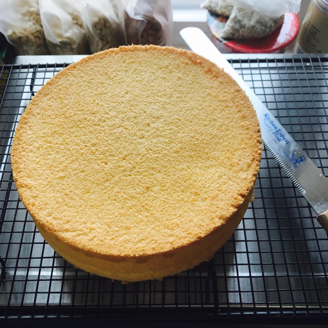 超简单完美戚风蛋糕（6寸2蛋）附打发、翻拌、脱模视频