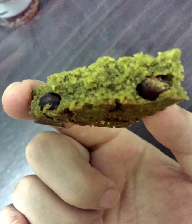 丰润的布朗尼口感-抹茶蜜红豆蛋糕