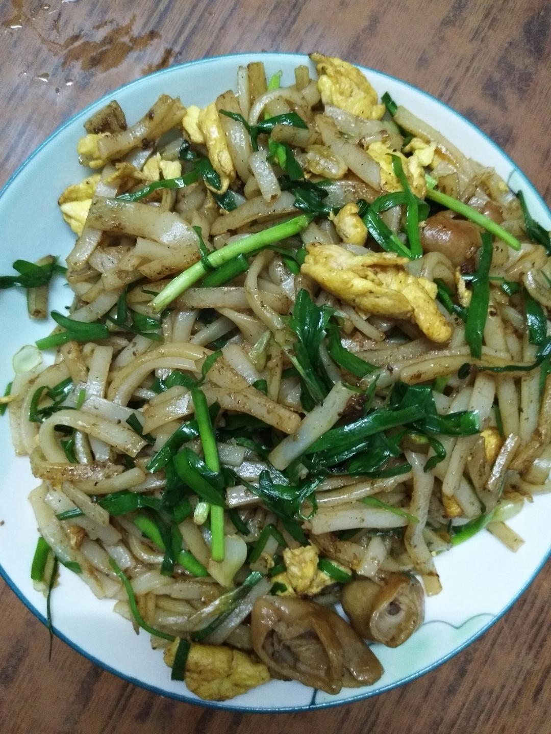 韭菜豆芽炒河粉