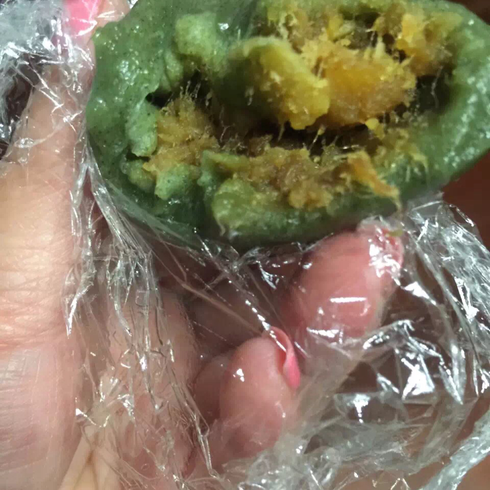 咸蛋黄肉松青团