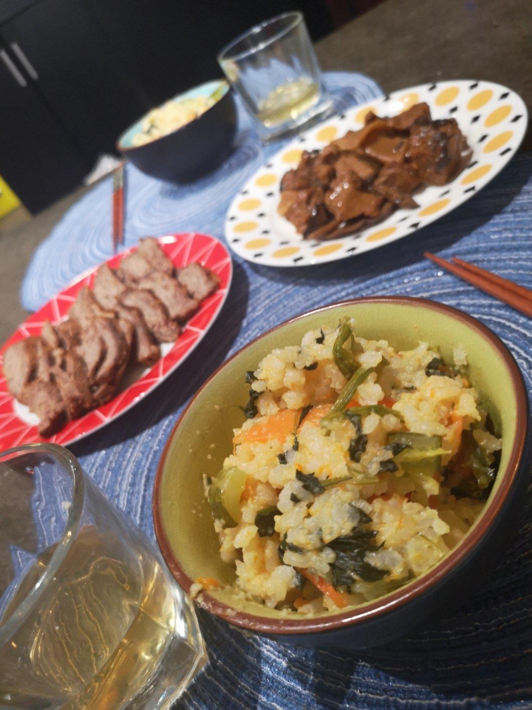 电饭锅蔬菜蒸饭