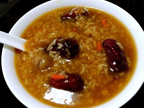 红枣枸杞桂圆糯米粥